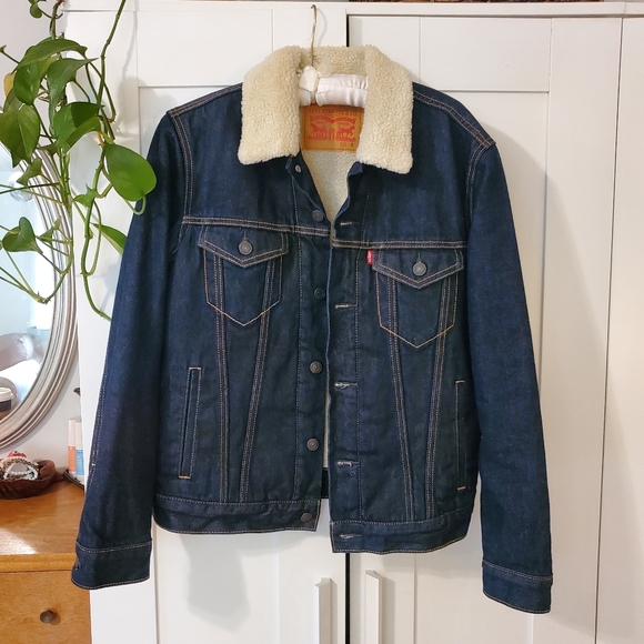 Levi's trucker sherpa jacket - Men's small